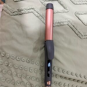 Elegant Pink Hair Straightener